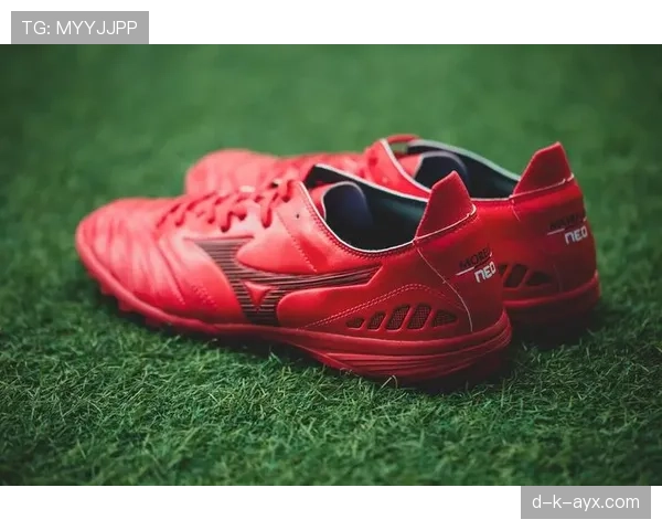 Vini新宠战靴助力赛场高光：足球鞋型号成表现关键？