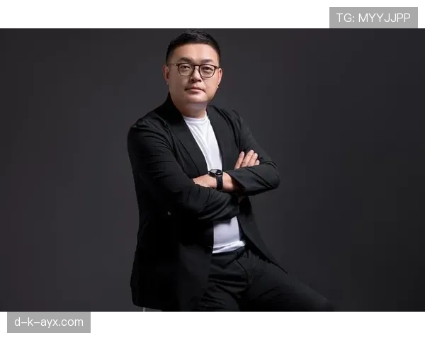 高磊家窗台上买了个啥？看着都不像普通人过日子